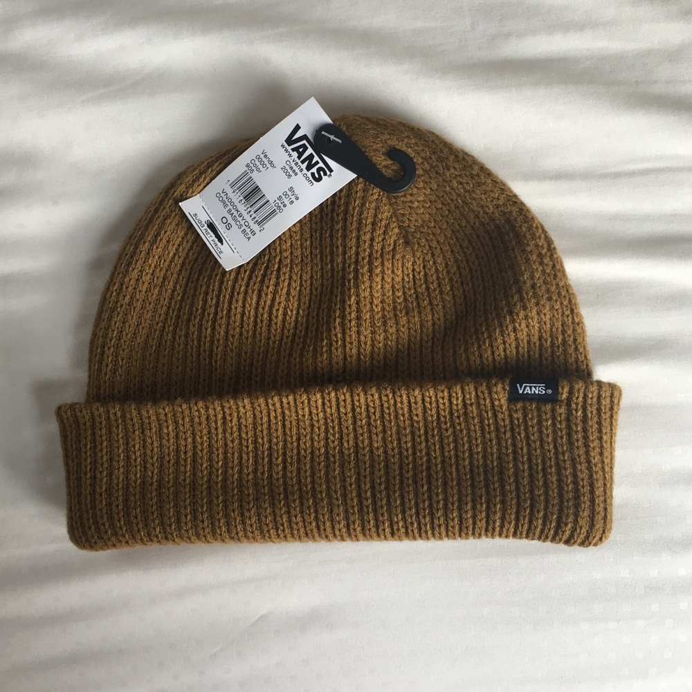 Vans tan Core Basics Beanie (new with tags!)